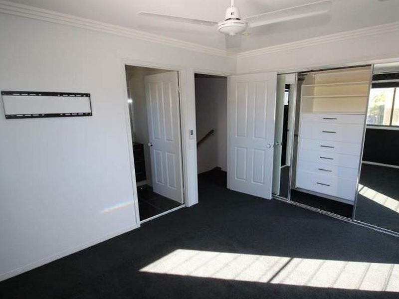 8/3-5 Bradford Street, Labrador QLD 4215