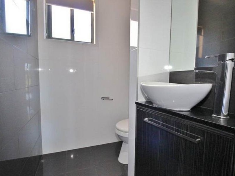 8/3-5 Bradford Street, Labrador QLD 4215