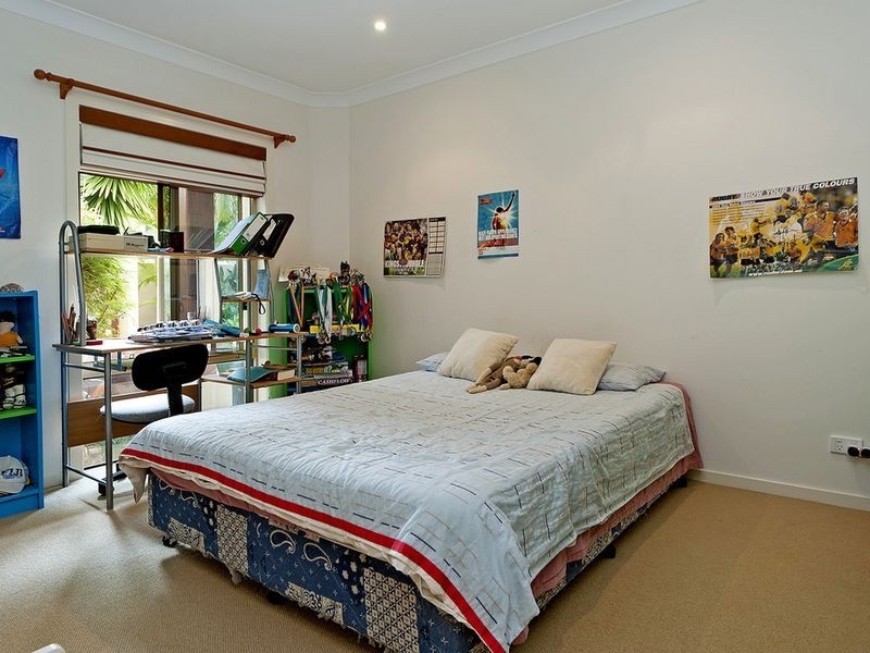 9 Mercure Place, Highland Park QLD 4211