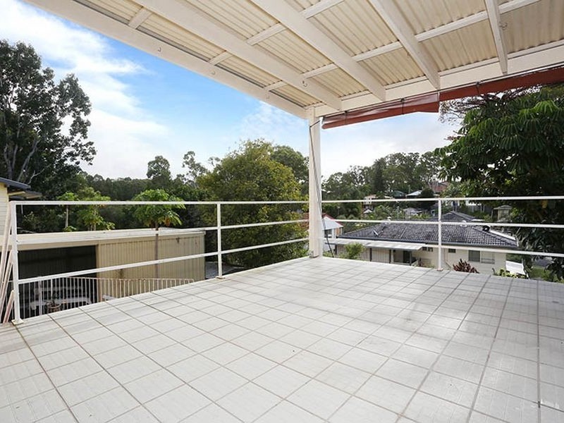 17 Kathleen Avenue, Southport QLD 4215