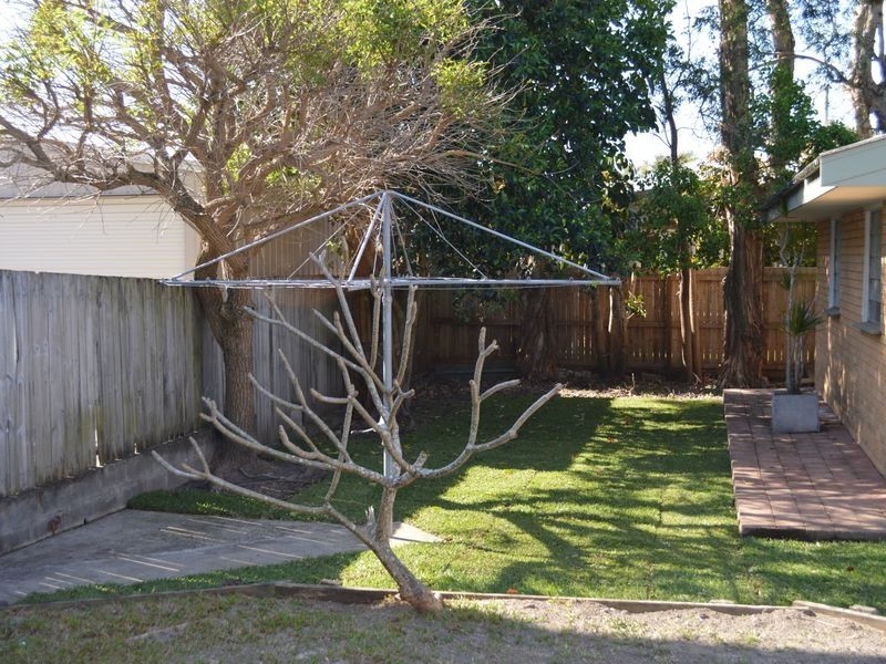 25 Fisher Avenue, Southport QLD 4215