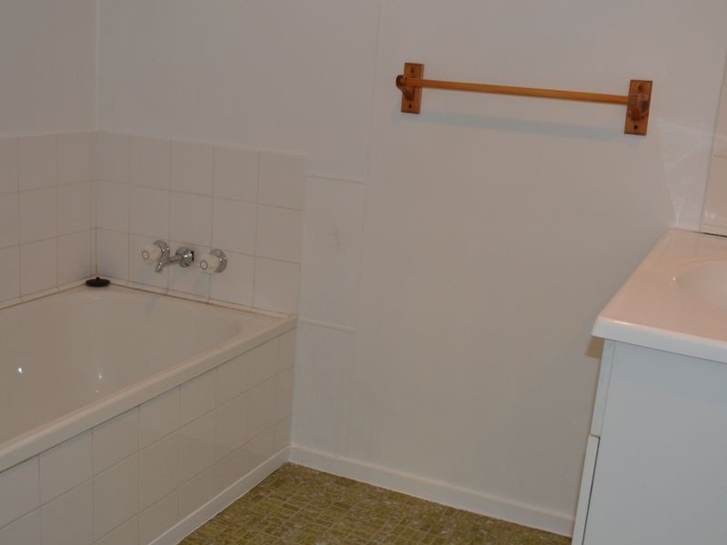 25 Fisher Avenue, Southport QLD 4215