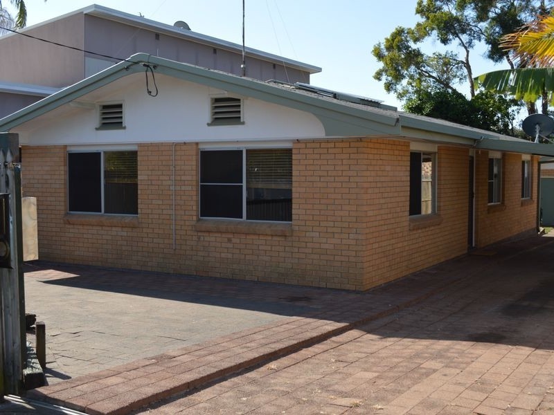 25 Fisher Avenue, Southport QLD 4215