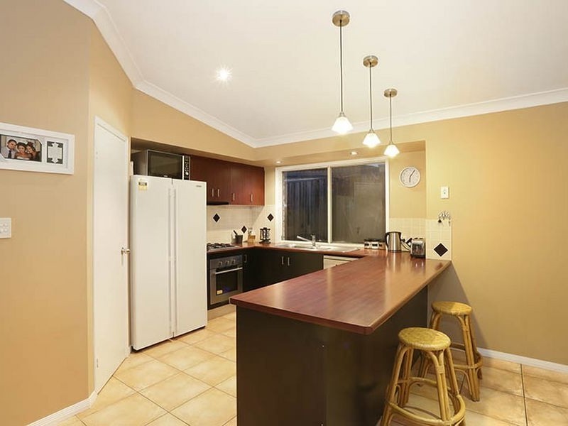 16 Beerwah Street, Pacific Pines QLD 4211
