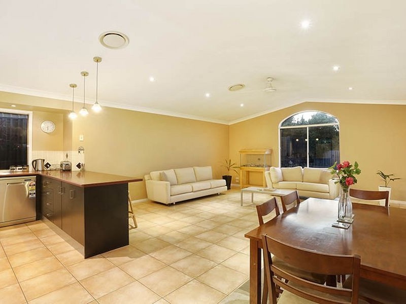 16 Beerwah Street, Pacific Pines QLD 4211