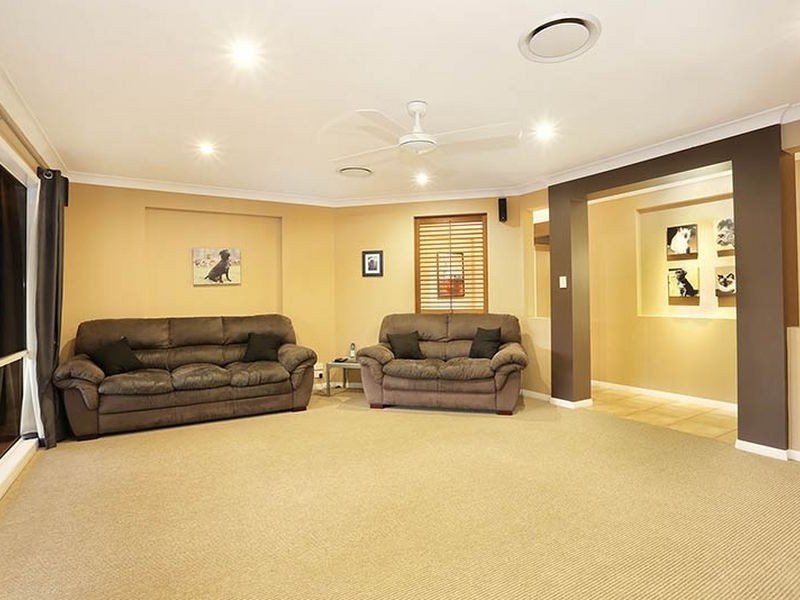 16 Beerwah Street, Pacific Pines QLD 4211