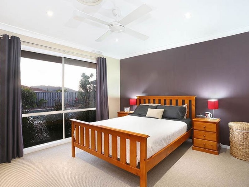 16 Beerwah Street, Pacific Pines QLD 4211