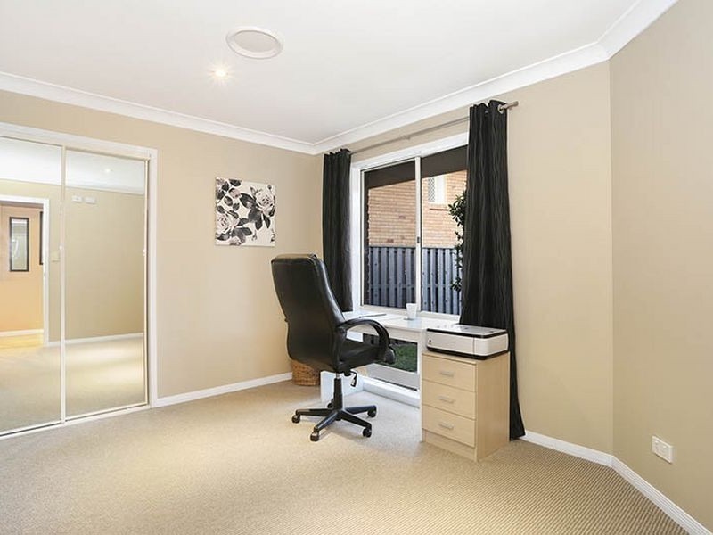 16 Beerwah Street, Pacific Pines QLD 4211