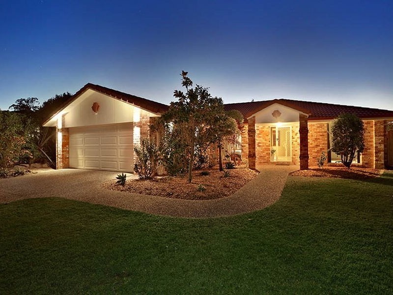 16 Beerwah Street, Pacific Pines QLD 4211