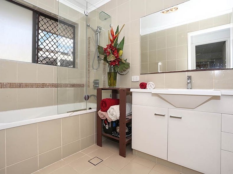1/43 Morinda Way, Labrador QLD 4215