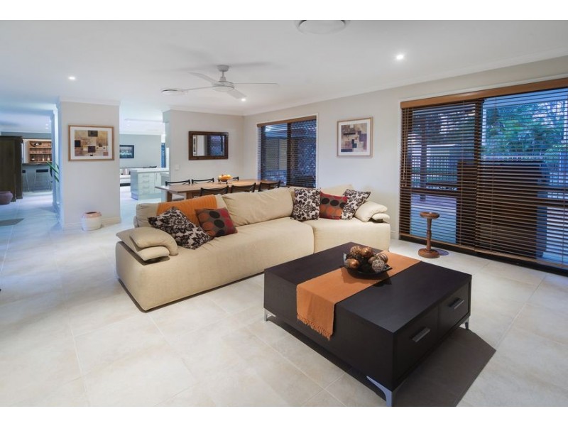 137 Alison Road, Carrara QLD 4211