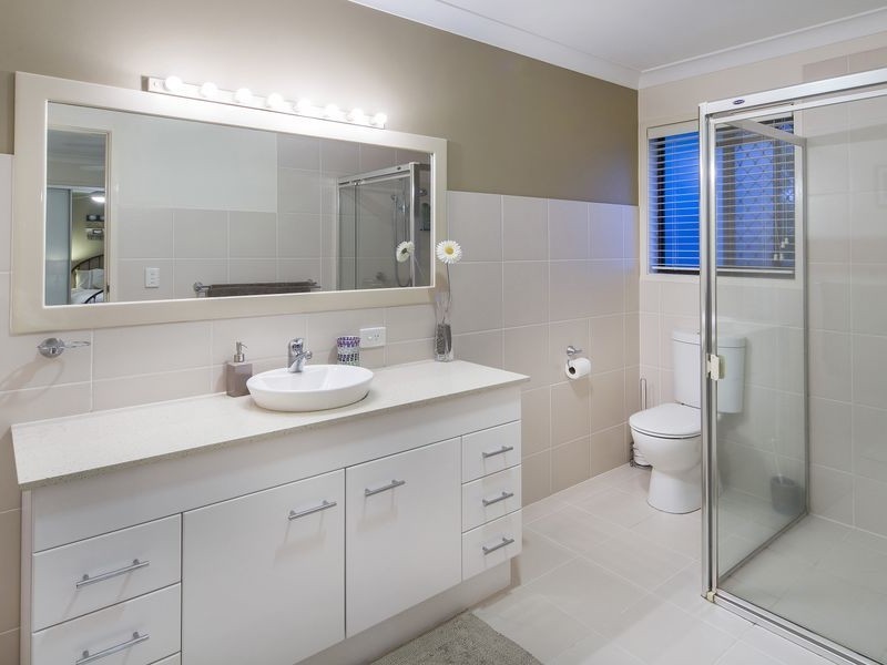 137 Alison Road, Carrara QLD 4211