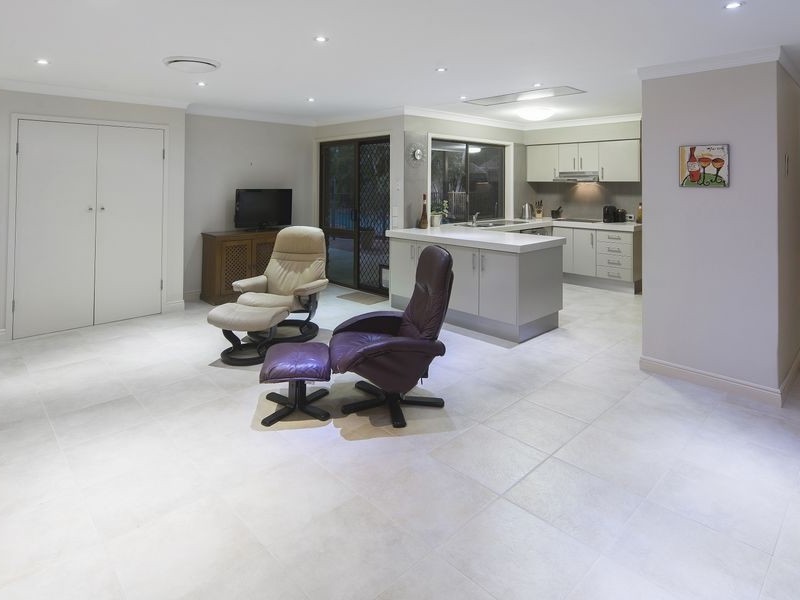 137 Alison Road, Carrara QLD 4211