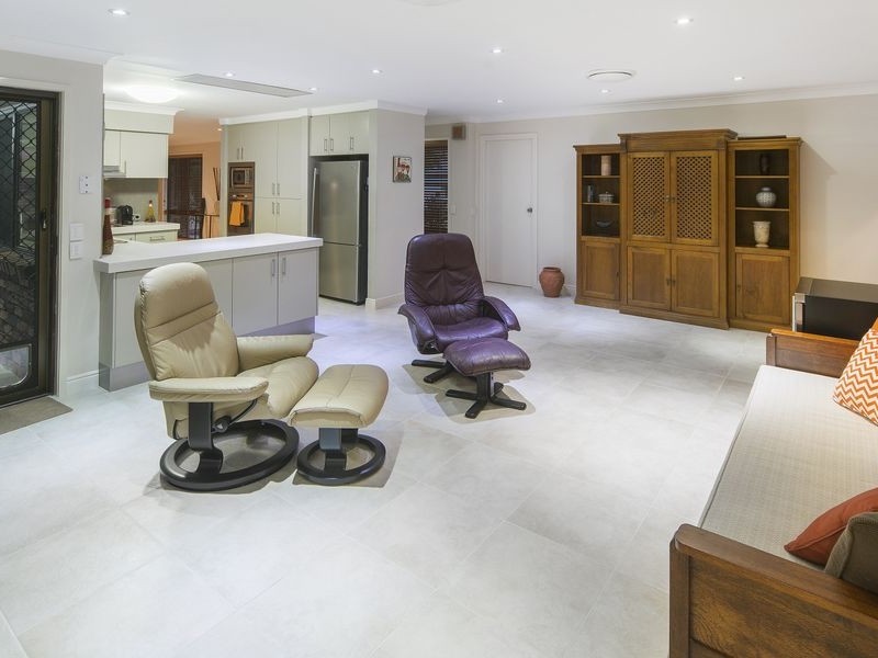 137 Alison Road, Carrara QLD 4211