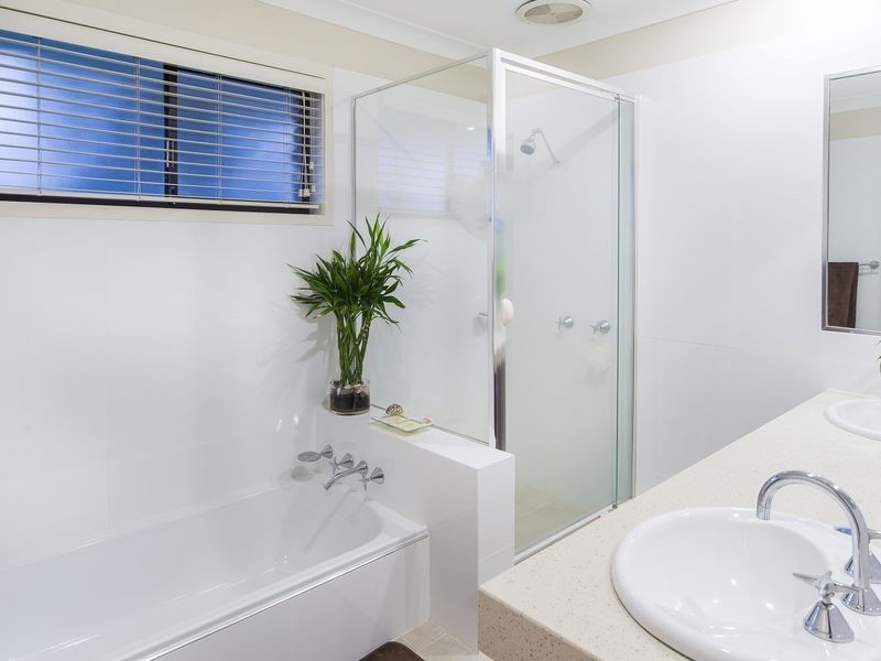 137 Alison Road, Carrara QLD 4211