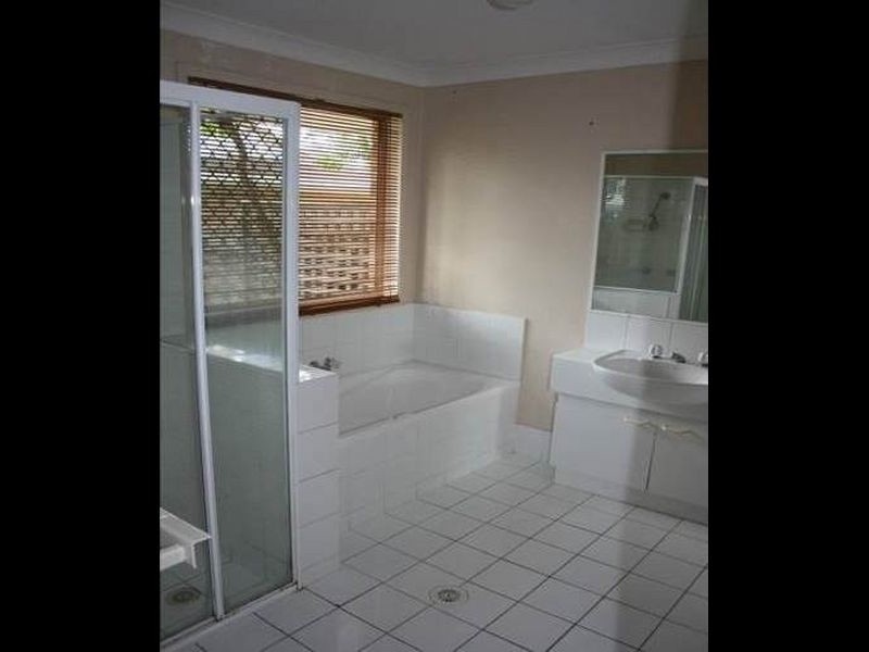 52/33 Edmund Rice Drive, Southport QLD 4215