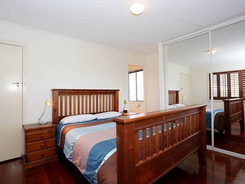 24 Joan Street, Southport QLD 4215