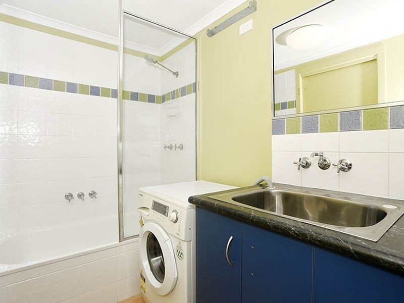 24 Joan Street, Southport QLD 4215