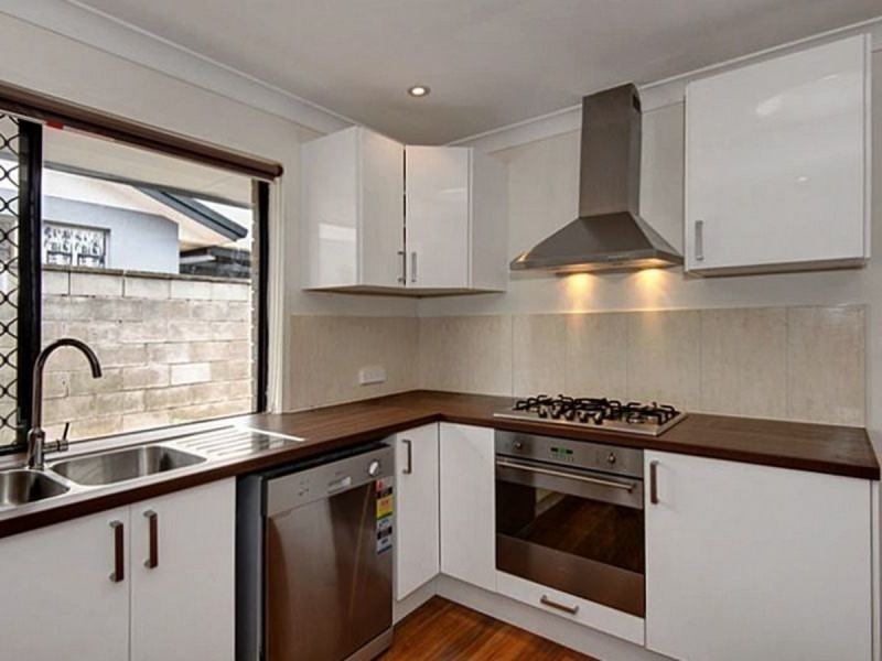 22 Crinum Crescent, Southport QLD 4215