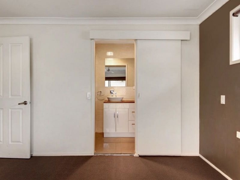 22 Crinum Crescent, Southport QLD 4215