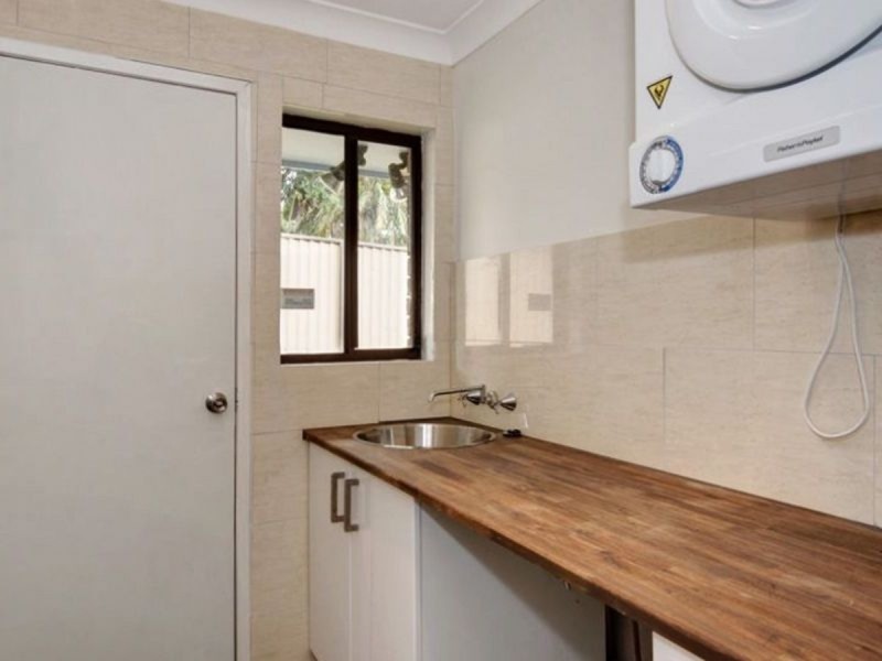 22 Crinum Crescent, Southport QLD 4215