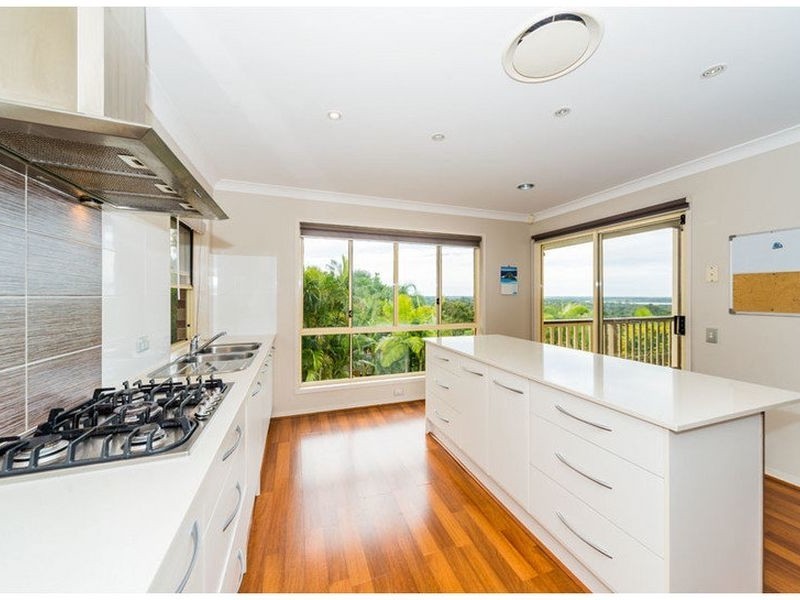 7 Highvale Drive, Helensvale QLD 4212