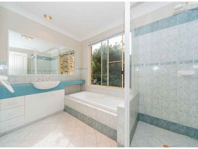 7 Highvale Drive, Helensvale QLD 4212