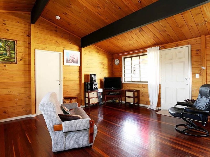 118 Falconer Street, Southport QLD 4215