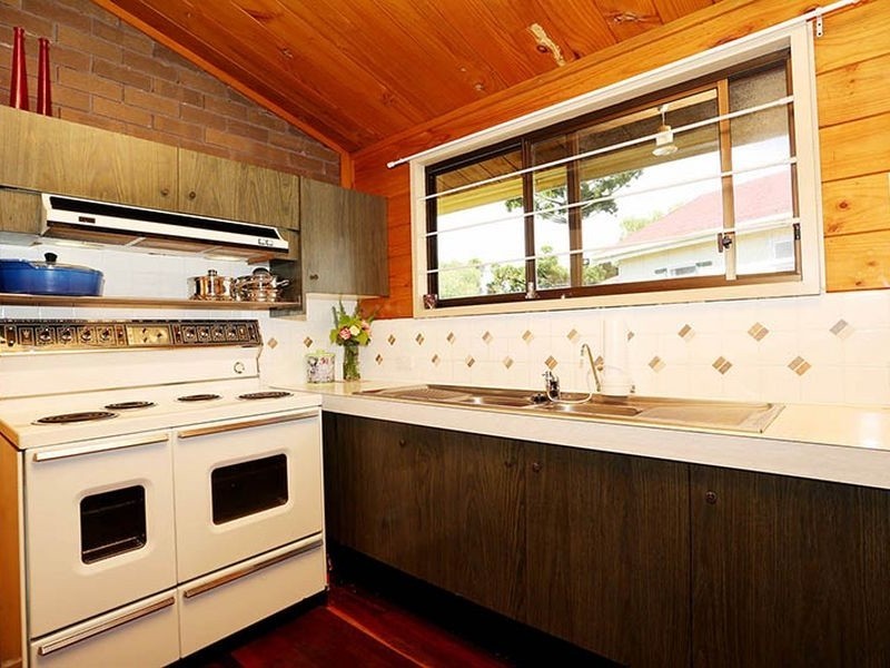 118 Falconer Street, Southport QLD 4215