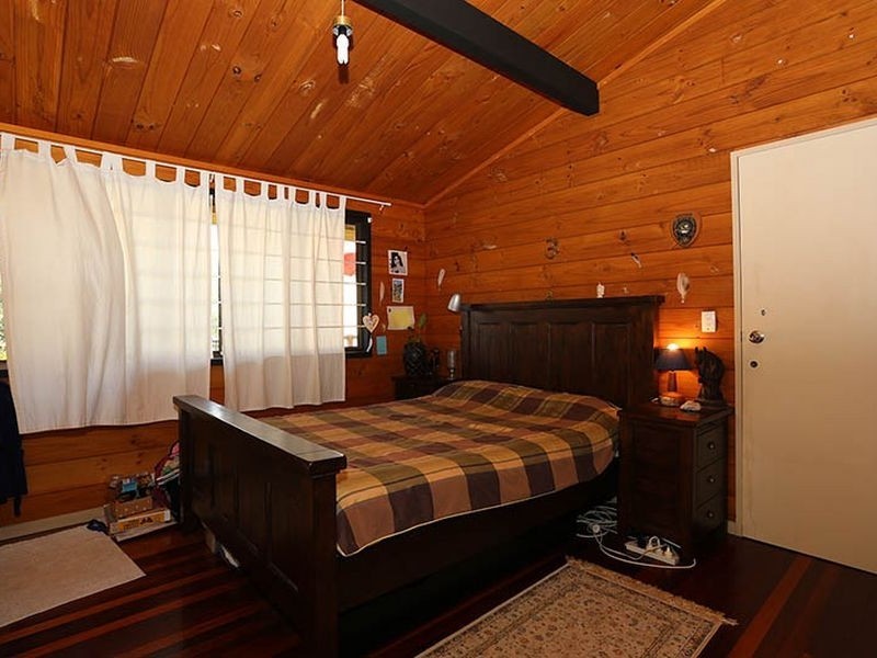 118 Falconer Street, Southport QLD 4215