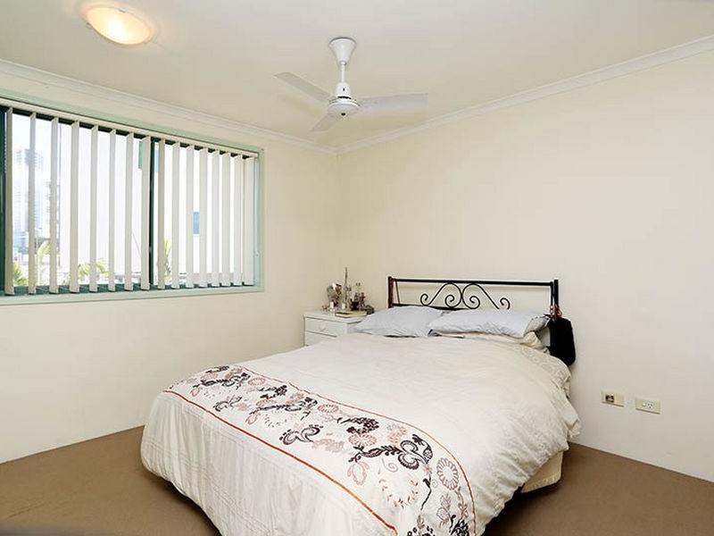 9/124 Queen Street, Southport QLD 4215