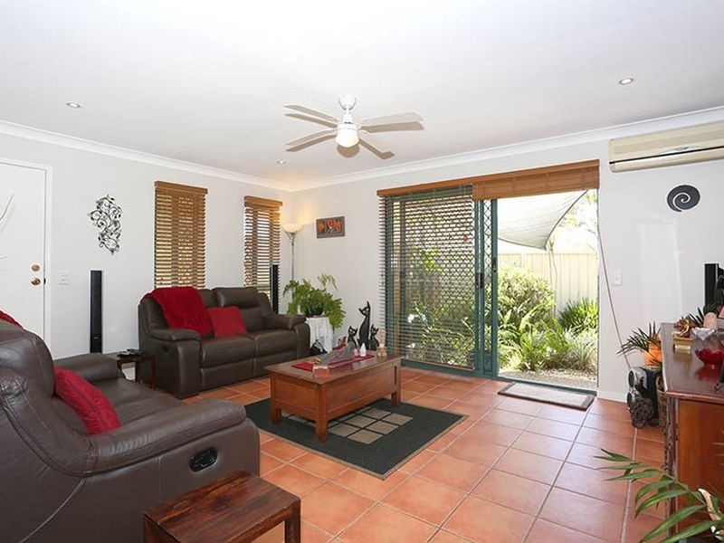 13/6 Buddy Holly Close, Parkwood QLD 4214