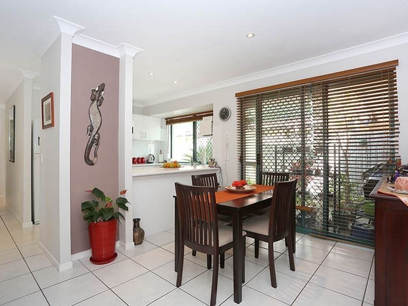 13/6 Buddy Holly Close, Parkwood QLD 4214