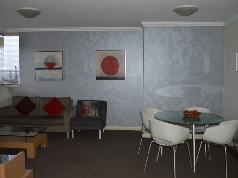 28/136 Marine Parade, Southport QLD 4215