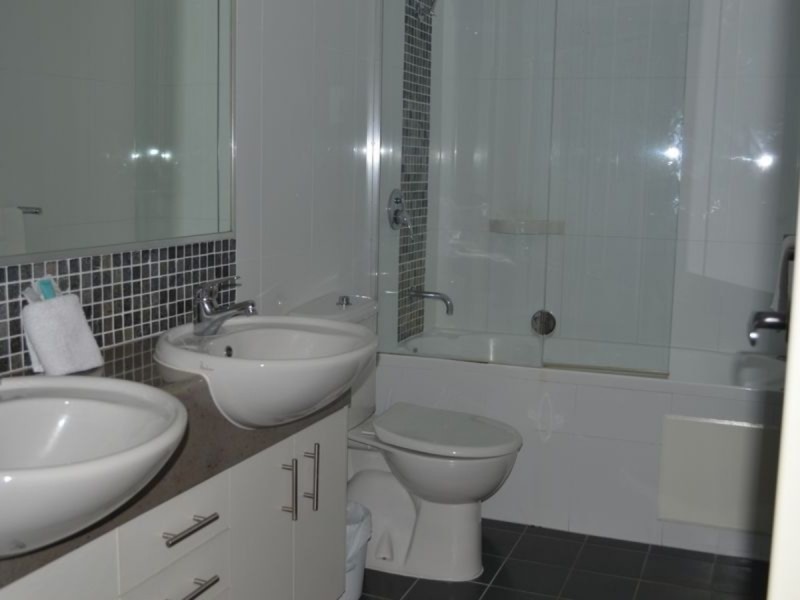 28/136 Marine Parade, Southport QLD 4215