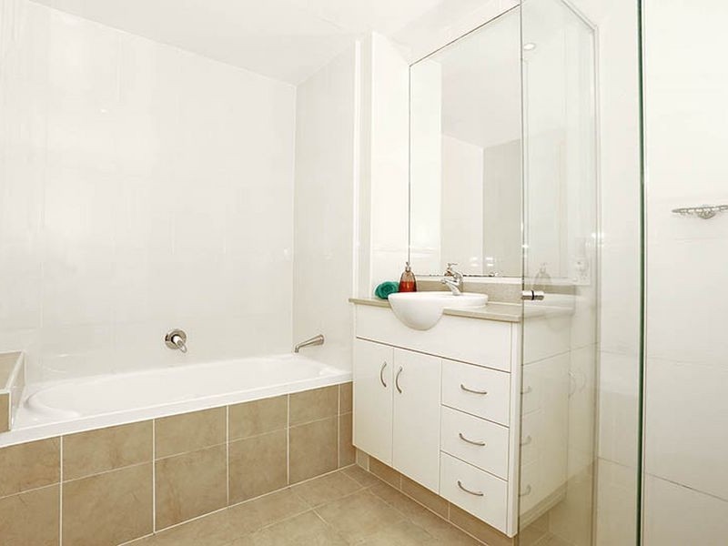 501/1 Como Crescent, Southport QLD 4215