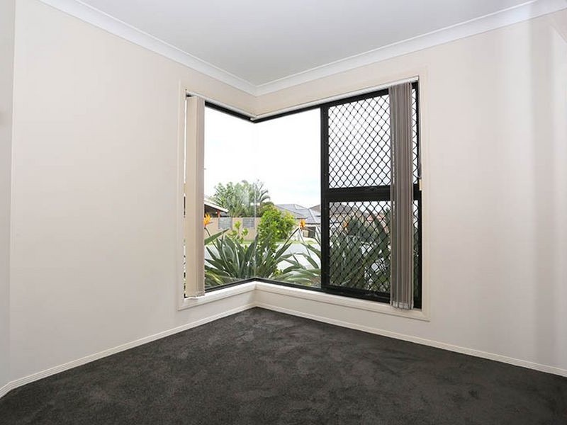 1/1 Campelles Avenue, Varsity Lakes QLD 4227