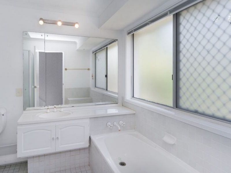 209 Discovery Drive, Helensvale QLD 4212