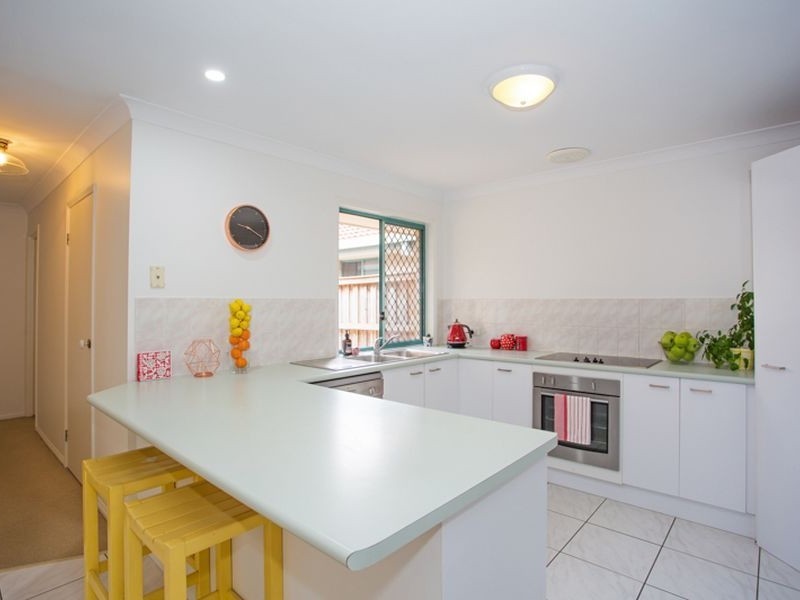 1/110 Greenacre Drive, Parkwood QLD 4214