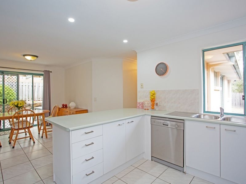 1/110 Greenacre Drive, Parkwood QLD 4214