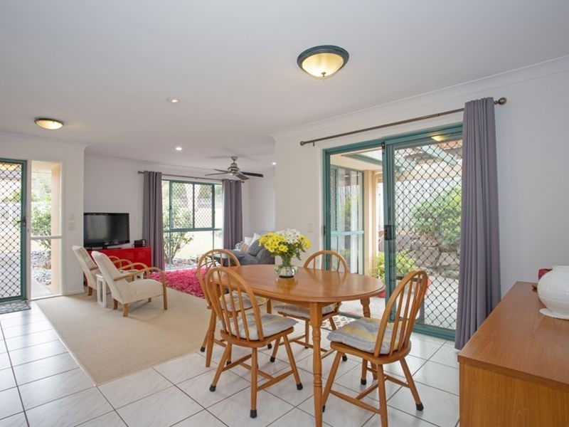 1/110 Greenacre Drive, Parkwood QLD 4214