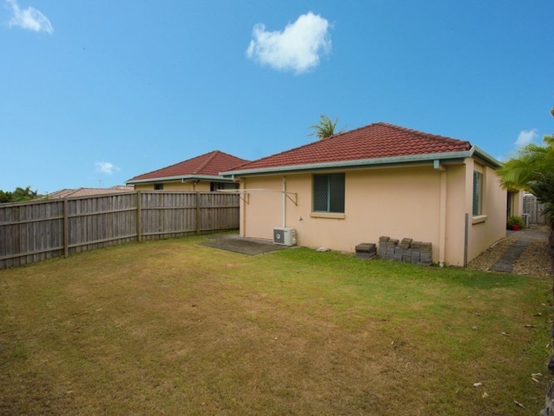 1/110 Greenacre Drive, Parkwood QLD 4214