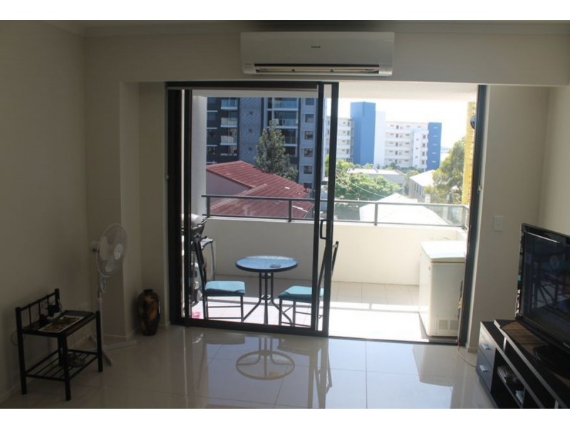 15/171 Scarborough Street, Southport QLD 4215