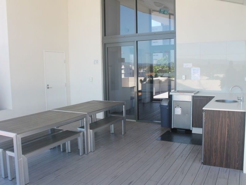 15/171 Scarborough Street, Southport QLD 4215