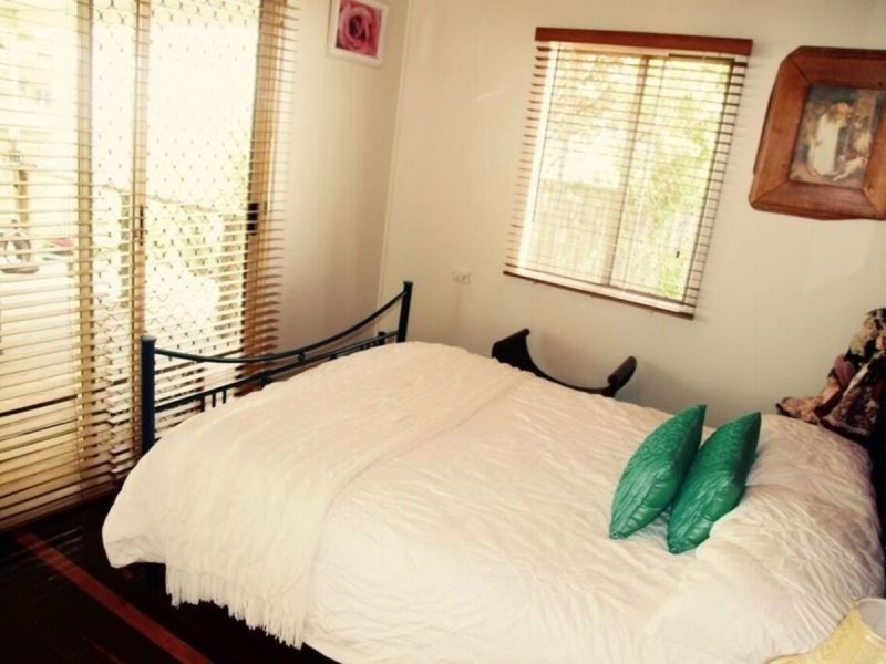 18 Boronia Drive, Southport QLD 4215