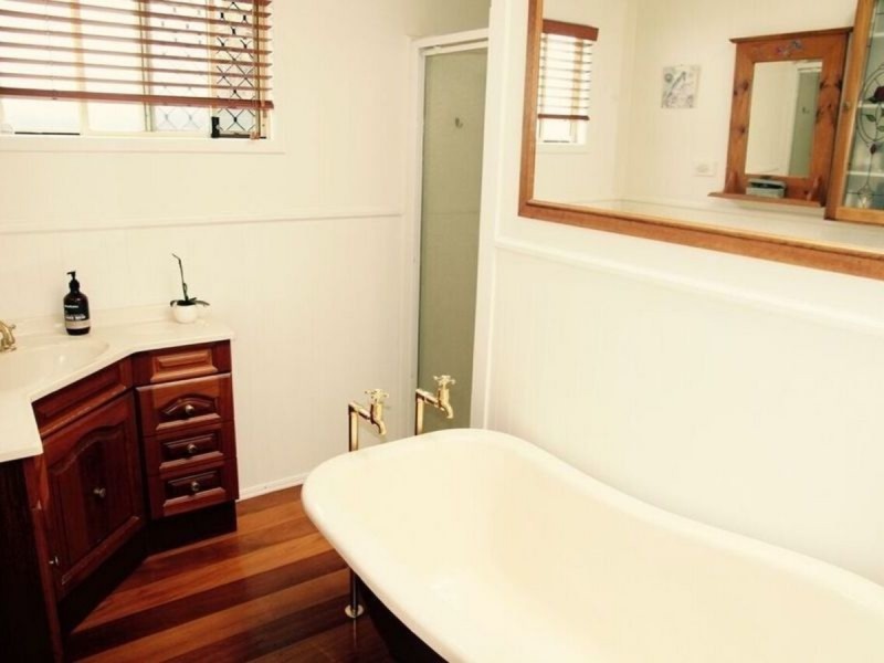 18 Boronia Drive, Southport QLD 4215