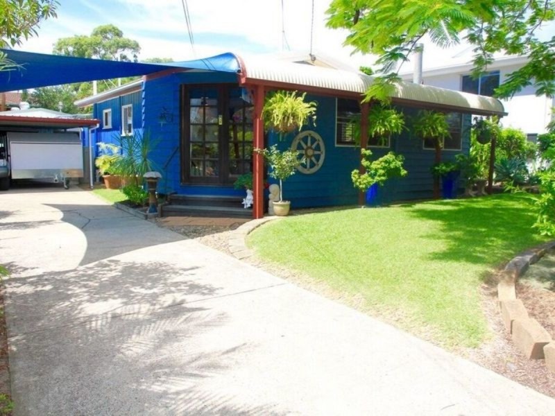 18 Boronia Drive, Southport QLD 4215