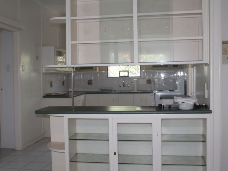 15 Water Street, Southport QLD 4215