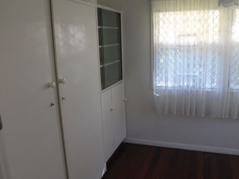 15 Water Street, Southport QLD 4215