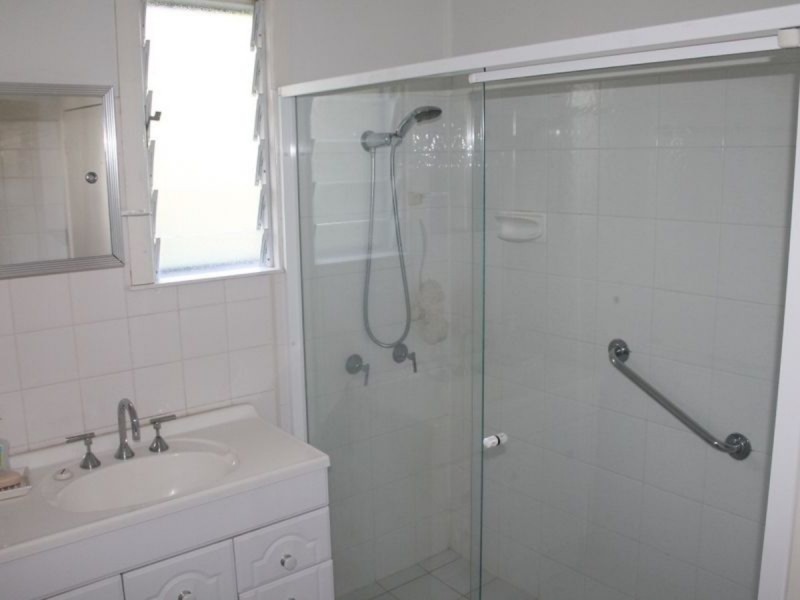 15 Water Street, Southport QLD 4215